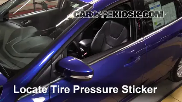 2015 Ford Focus Titanium 2.0L 4 Cyl. FlexFuel Sedan Pneus et roues Vérifier la pression des pneus